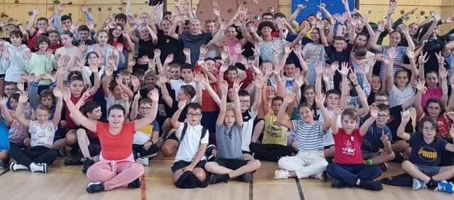 photo  les élèves de 6e participèrent à la journée nationale du sport scolaire  &copy;  le maine libre 