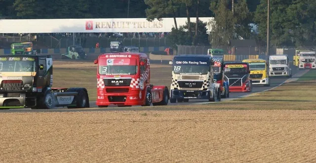 photo  les camions de plus de 1 000 cv sont, ce week-end, sur le circuit du mans.  &copy;  archives dominique breugnot 