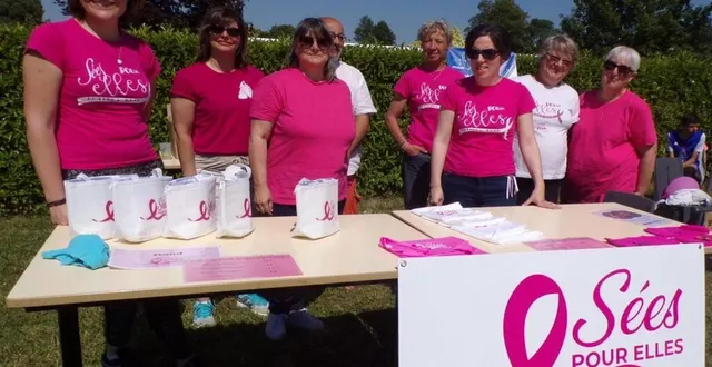 photo  la présidente valérie loritte (au centre) s’appuie sur une équipe de bénévoles.  &copy;  archives ouest-france 