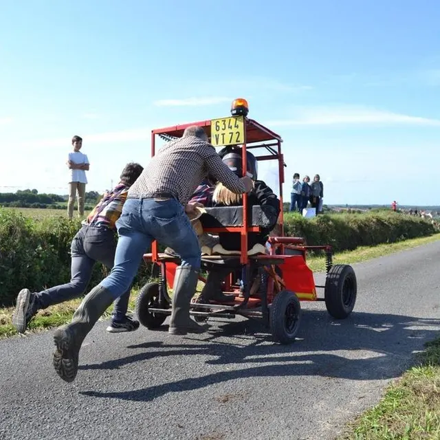 photo les pousseurs des caisses à savon ont tout autant de mérite que les pilotes.  ©  ouest-france