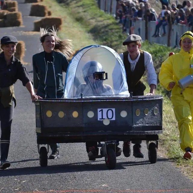 photo il faut parfois un peu d’aide de l’équipe pour franchir la ligne d’arrivée.  ©  ouest-france