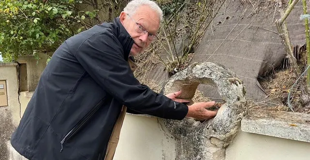 photo  il fallait passer le nouveau-né dans la croix percée pour le protéger des maladies, explique serge bertin, géographe et ethnologue.  &copy;  yanne boloh 