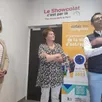 photo  anne-marie vallée, animatrice régionale de visitez nos entreprises ; patricia maussion, conseillère régionale et président du pays de l’anjou bleu ; et alexandre poupard, responsable de site chez guisabel. 
