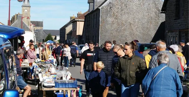 photo  samedi, les inters jeux et le feu d’artifice ont donné le ton des animations de la fête communale de la saint-côme. tôt dimanche, les rues étaient prises d’assaut par les déballeurs pour le vide-greniers qui, par ce beau temps, a attiré de nombreux badauds. une exposition de vieux tracteurs a enchanté autant les petits que les grands. la prochaine manifestation sera la saint-luc, à tinchebray, le dimanche 15 octobre.  &copy;  ouest-france 
