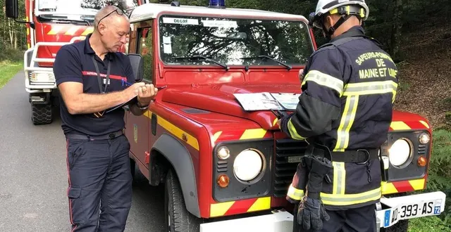 photo  les douze chefs de groupe stagiaires, issus de sept départements du grand ouest, sont soumis à des exercices grandeur nature en forêt de perseigne, dans le nord de la sarthe.  &copy;  ouest-france 