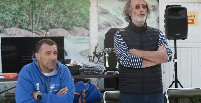 photo  hervé busson et didier bazot, lors de l’assemblée générale du canoë-kayak club sablé, samedi 23 septembre 2023.  &copy;  ouest-france 