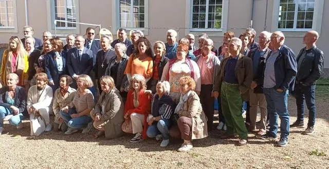 photo  étaient présents pour l’occasion, l’évêque du mans, monseigneur jean-pierre vuillemin, éric billet, directeur diocésain de l’enseignement catholique de la sarthe, samuel chevallier conseiller départemental, directeur et anciens directeurs de l’établissement, professeurs et anciens élèves.  &copy;  ouest-france 