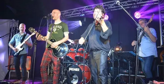 photo  les manceaux du groupe esskalibur donneront un concert de rock celtique sur la scène joël-le theule afin de récolter des fonds pour la recherche contre la mucoviscidose.  &copy;  booking d’artistes 