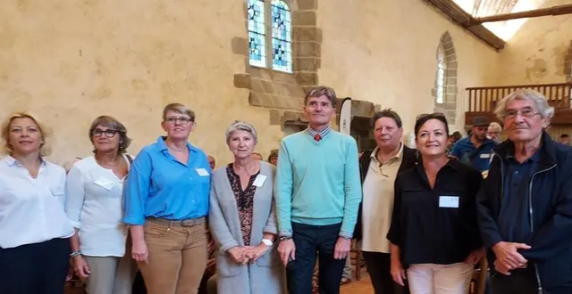 photo  laurent marting entouré des élus du parc.  &copy;  ouest-france 