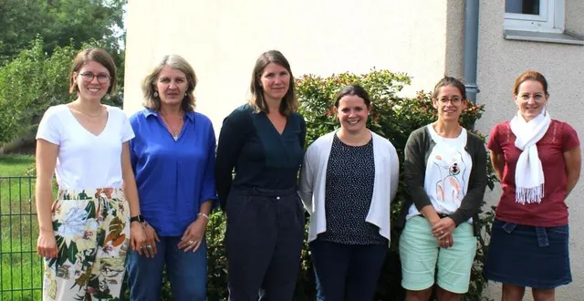 photo  l’équipe enseignante, de gauche à droite : mathilde goyon, nathalie martin, marthe poublanc, tiphaine lemoine, aurélie lubineau et bénédicte morlot.  &copy;  ouest-france 