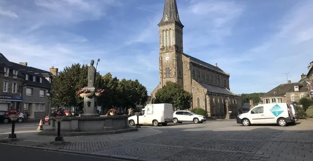 photo  la place saint-vigor va être rénovée à athis-val-de-rouvre. alain lange, le maire de la commune, a présenté le projet ce vendredi 29 septembre 2023.  &copy;  ouest-france 