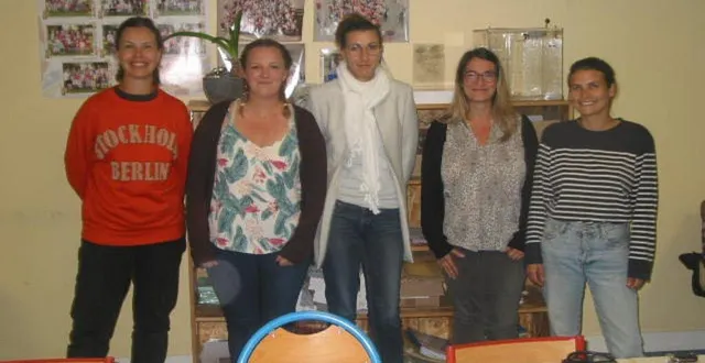 photo  de gauche à droite : tatiana zalejski, marine richard, claire combis, hélène bonniec et joséphine lefèvre.  &copy;  ouest-france 