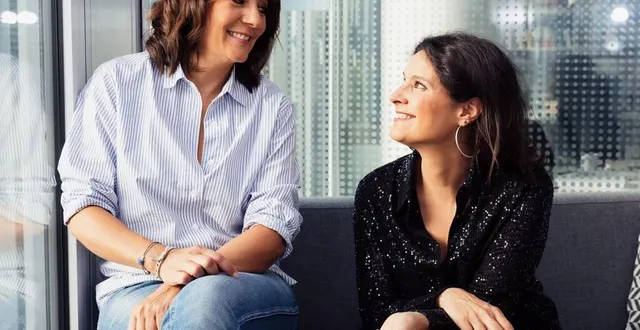 photo  estelle denis et apolline de malherbe, le 16 septembre dans les locaux de rmc dans le xve arrondissement de paris.  &copy;  alexandre martin / ouest-france 