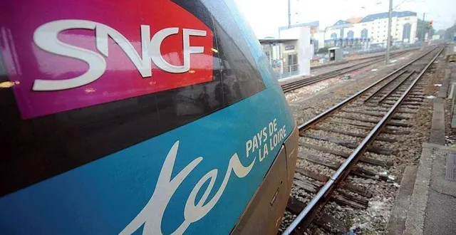 photo  ce mardi 3 octobre 2023, la panne d’un train de travaux sur les voies ralentie sérieusement le trafic des trains entre château-du-loir et le mans (sarthe).  &copy;  archives ouest-france 