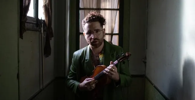 photo  théo ceccaldi sera accompagné de cédric granelle au piano, bernard cochin à la contrebasse et guillaume chevillard à la batterie.  &copy;  aurore fouchez 