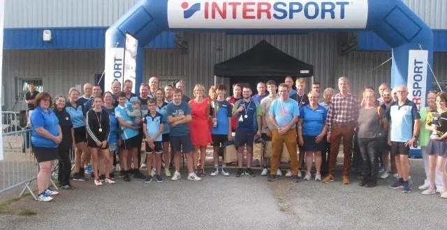 photo  compétiteurs, organisateurs et élus, à l’issue du tournoi.  &copy;  ouest-france 