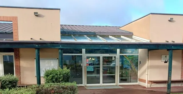 photo  l’entrée de l’école maternelle saint-exupéry.  &copy;  ouest-france 