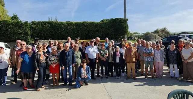 photo  samedi 30 septembre 2023, des bénévoles des restos du cœur se sont réunis au centre d’activité d’yvré-le-pôlin. pour la nouvelle campagne, qui débute en novembre, les critères d’attribution se durcissent : des personnes précaires qui bénéficiaient de repas gratuits l’an dernier ne pourront plus venir. un choix douloureux.  &copy;  dr 