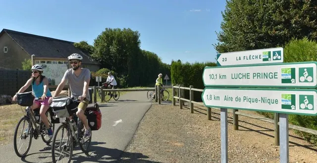 photo  le projet de liaison de la flèche à la suze-sur-sarthe avance. les travaux devraient prochainement commencer sur l’ancien réseau sncf (photo d’illustration).  &copy;  archives ouest-france 