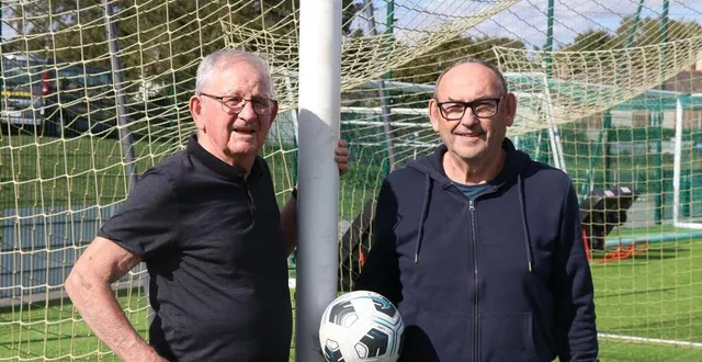 photo  gilbert moriceau et didier baslé ont été respectivement trésorier et secrétaire du club de football de segré, pendant 56 ans et 41 ans.  &copy;  ouest-france 