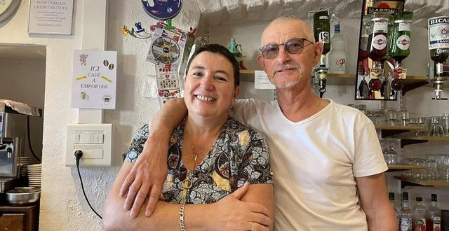 photo  valérie et bruno frémont ont des projets plein la tête pour leur future vie à la flèche. mais ils doivent d’abord vendre leur commerce.  &copy;  le maine libre 