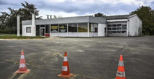 photo  l’ancienne station-service total à yvré-l’évêque, route de paris, devrait être reprise pour un projet de stockage de véhicules.  &copy;  le maine libre – denis lambert 
