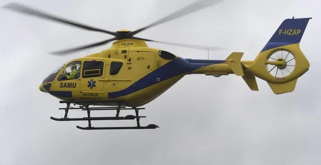 photo  l’hélicoptère du samu de l’orne a transporté un grand brûlé au chu de tours, samedi 7 octobre après un accident domestique à dangeul.  &copy;  archives le maine libre 