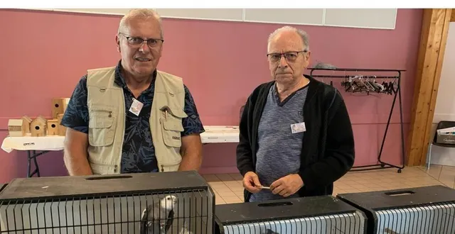 photo  douze éleveurs proposaient entre 250 et 300 oiseaux.  &copy;  le maine libre 