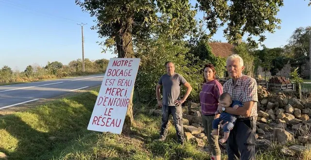photo  olivier, carine, christian et le petit félix boisgontier ont installé des pancartes le long des haies qu’ils doivent couper.  &copy;  ouest-france 