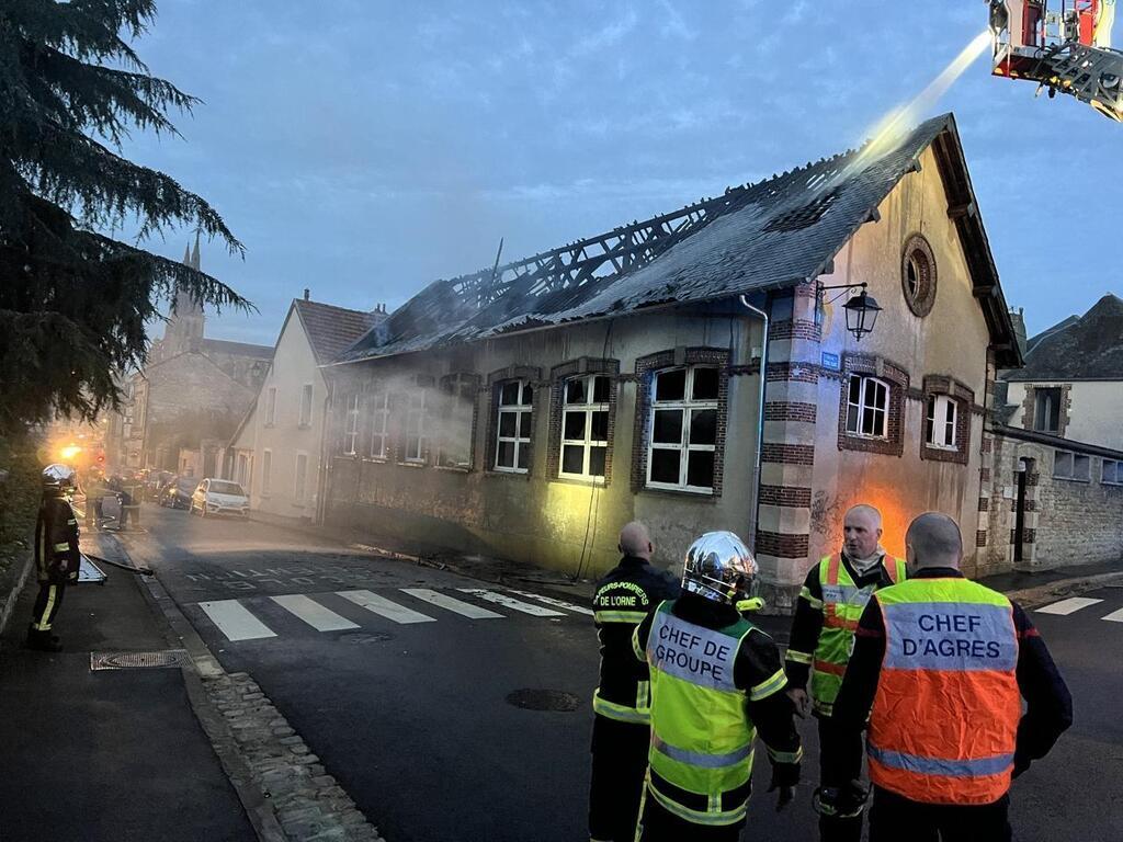 Incendie Orne On s'en sort bien » : un bâtiment du Secours catholique à Sées détruit dans un incendie - Alençon.maville.com
