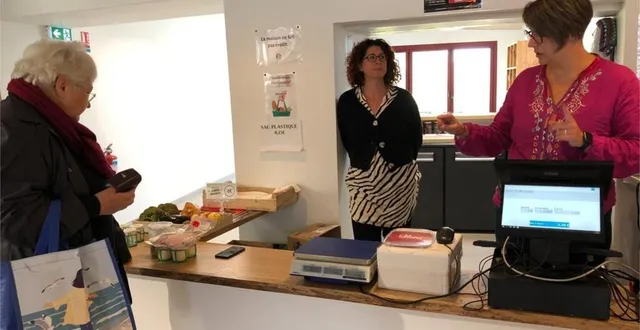 photo  éliane est une cliente fidèle de l’épicerie depuis son ouverture. « je viens toutes les semaines ».  &copy;  le maine libre 