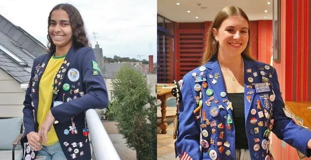 photo  renata, la brésilienne qui découvre sablé-sur-sarthe, et nola, l’habitante de parcé-sur-sarthe de retour des états-unis, avec leur veste caractéristique du rotary.  &copy;  ouest-france 