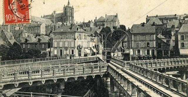 photo  le pont en x permettait au tram électrique et au tram à vapeur de se croiser. 