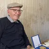 photo  robert bazoge, 100 ans, bon pied, bon œil, vit toujours dans sa fermette à chantenay-villedieu. 