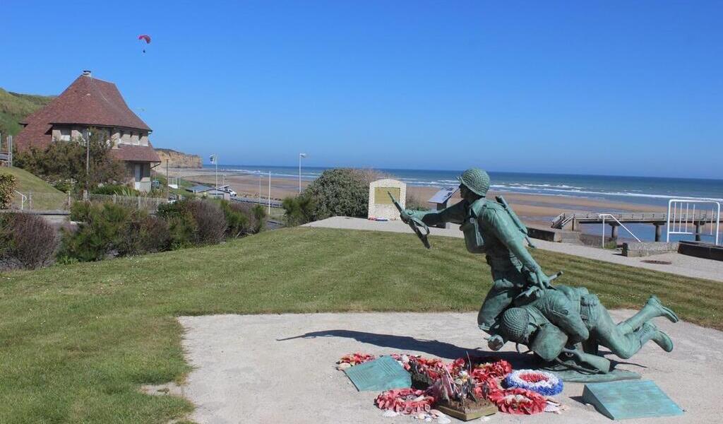 Faire du passage de la flamme olympique à Omaha Beach un temps sportif