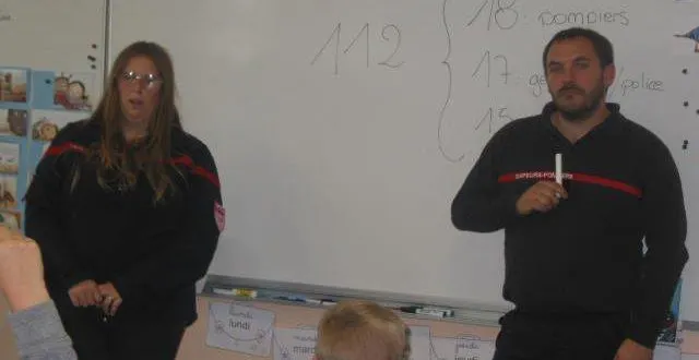 photo  les sapeurs-pompiers ont présenté la gestion de l’appel.  &copy;  ouest-france 