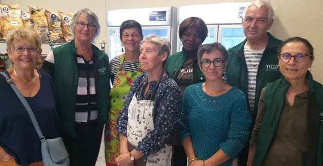 photo  une partie des bénévoles présents vendredi matin dernier lancent un appel pour renforcer l’effectif.  &copy;  le maine libre 