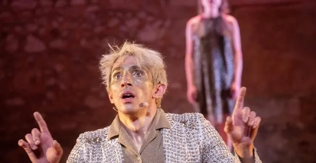 photo  baptiste chabauty, dans « psyché », créée par le nouveau théâtre populaire dans le festival « in » d’avignon, en 2021.  &copy;  thierry cantalupo 