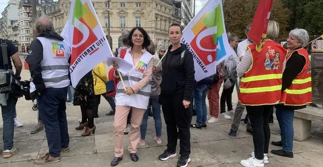 photo  florence le blais et céline martin deux professionnelles du secteur de la petite enfance ne baissent pas les bras.  &copy;  photo : le maine libre 