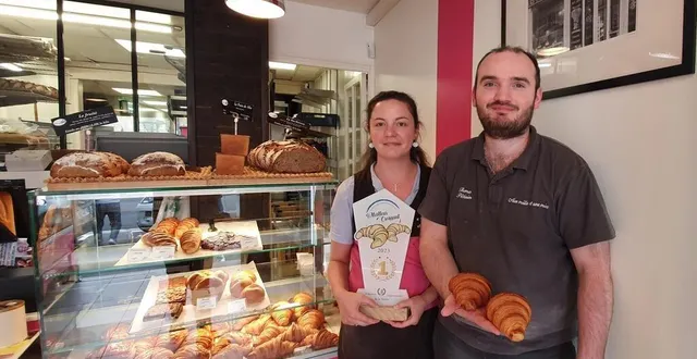photo  pour la seconde année consécutive, amélie et thomas ledru remportent le prix du meilleur croissant de la sarthe.  &copy;  le maine libre 