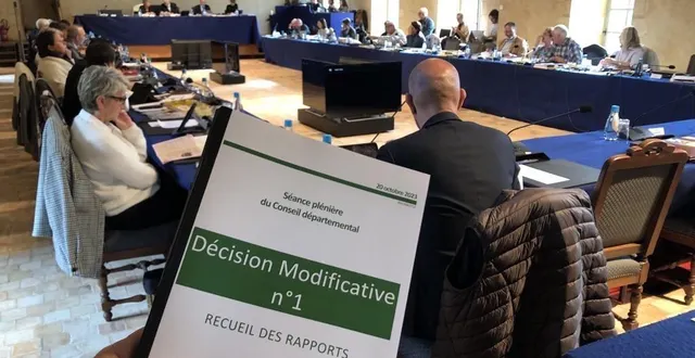 photo  l’assemblée du conseil départemental de la sarthe se réunit ce vendredi 20 octobre à l’abbaye de l’epau.  &copy;  le maine libre 