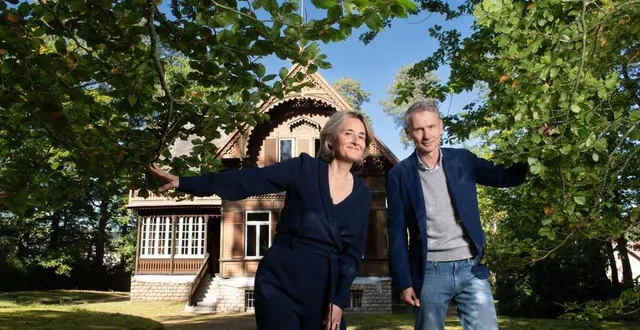 photo  charlotte et guillaume charpy, propriétaires du « chalet suédois » à bagnoles-de-l’orne (orne), souhaitent le restaurer dans son état d’origine.  &copy;  thomas bregardis / ouest-france 