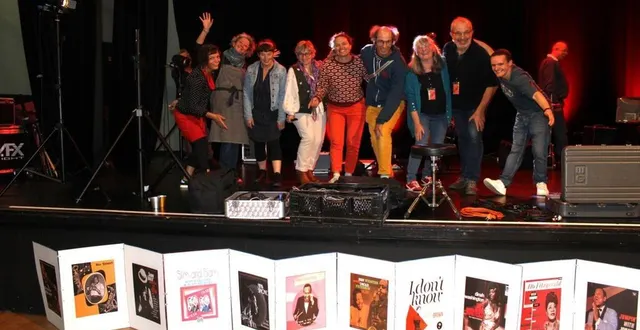 photo  émilie, marie et tatiana, du val’rhonne ; sophie, matthieu, chantale, patrick et françois, de carrémans swing.  &copy;  ouest-france 