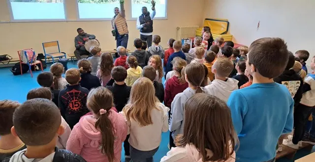 photo  darbouka, karkabous et chants ont ravi les oreilles des petits et des grands.  &copy;  ouest-france 