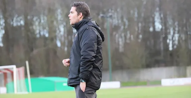 photo  laurent leverrier (entraîneur du fc flers b)  &copy;  serge ruer 