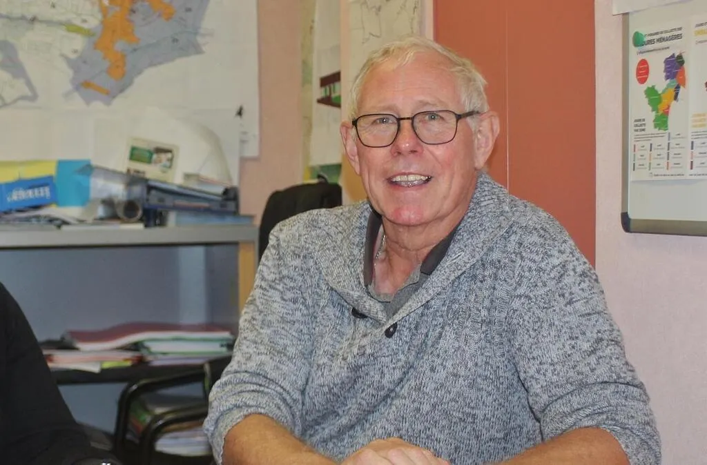 André Lefèvre a été élu maire de Quettehou . Sport