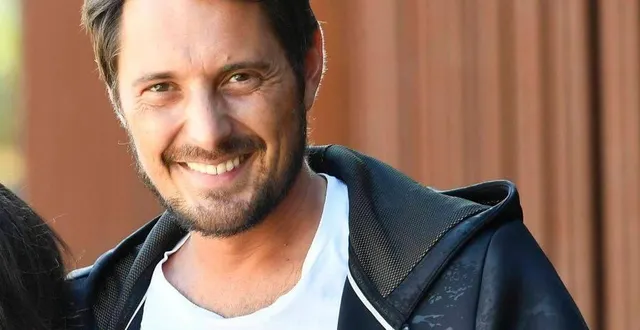 photo  l’animateur originaire du mans a reconnu la morsure ; ses avocats évoquent « un jeu, certes stupide, réciproque ».  &copy;  archives le maine libre – hervé petitbon 