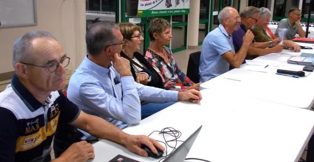 photo  les membres du bureau de cap rando ont tous été réélus.  &copy;  ouest-france 