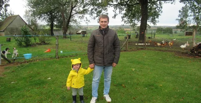 photo  julien bourillon et son fils robin.   &copy;  le maine libre 