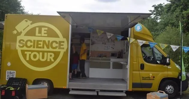 photo  le camion-laboratoire avait déjà parcouru la france, comme ici en 2020. il revient à téloché, vendredi 27 octobre.  &copy;  archives ouest-france 